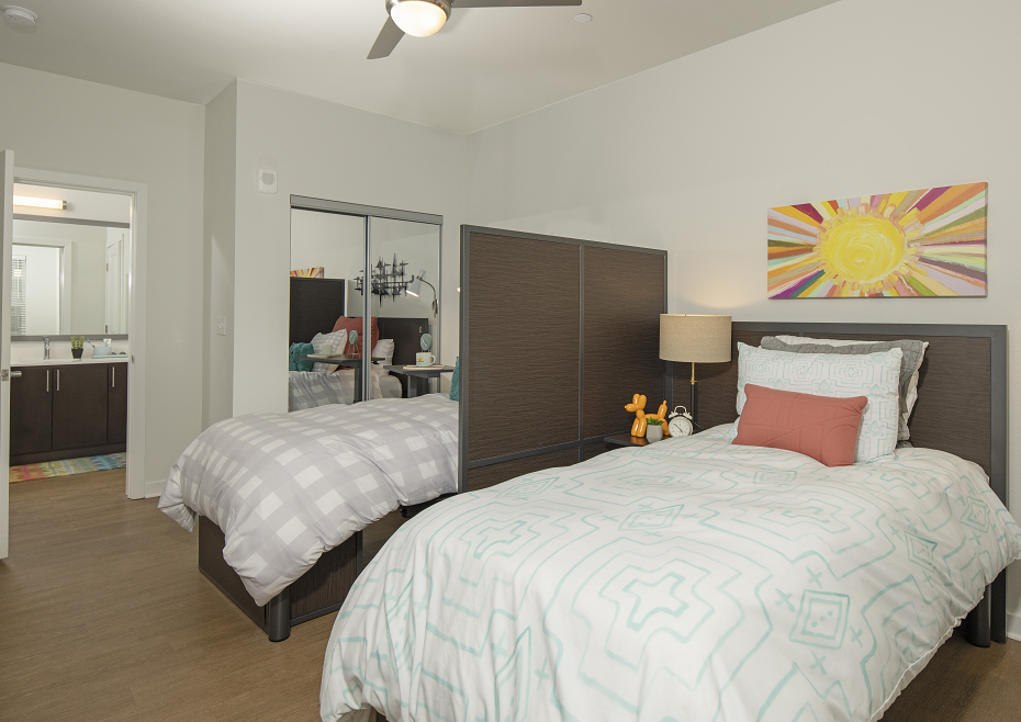 flamingo_bedroom.png